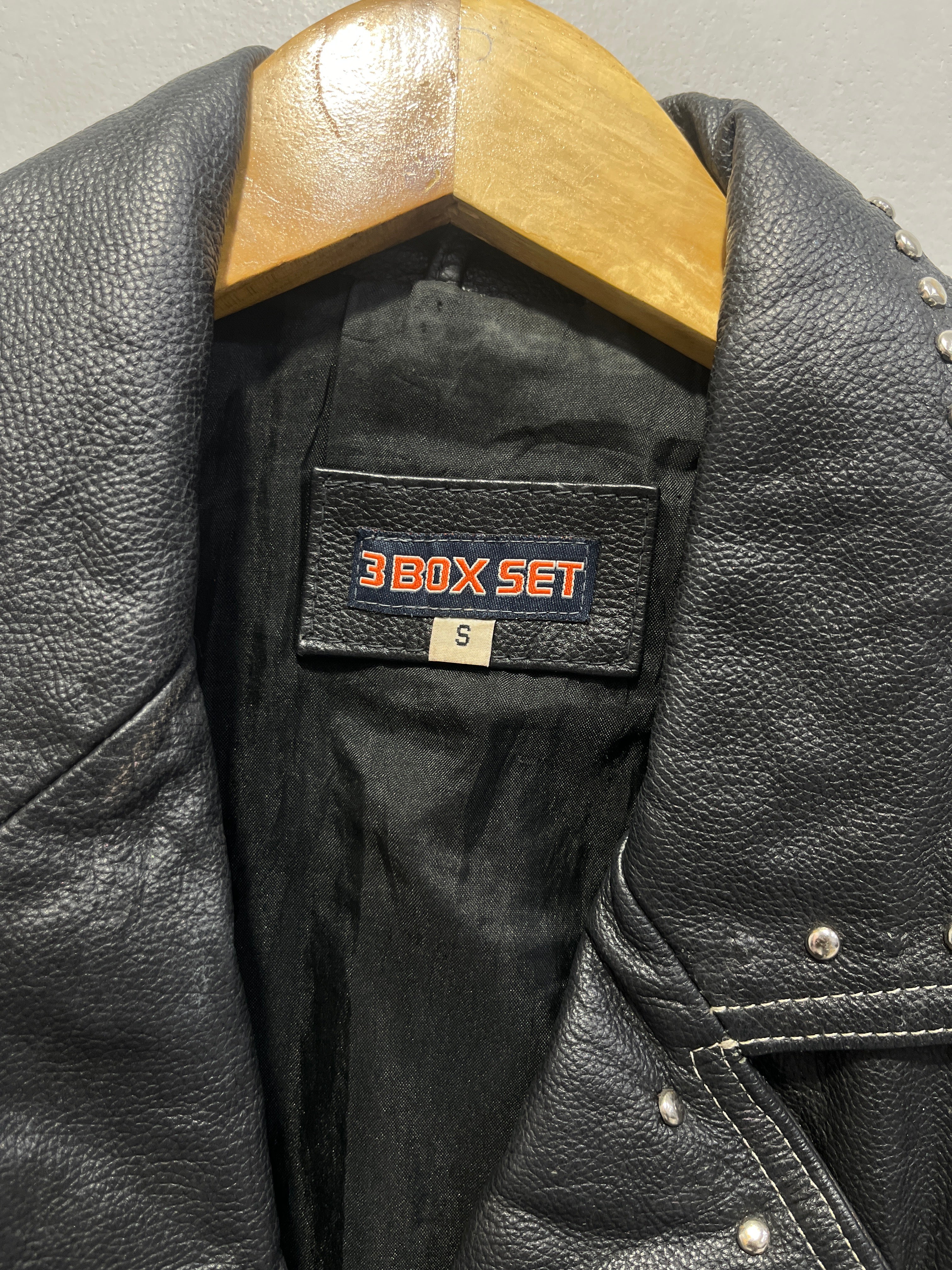 WOMEN LEATHER JACKET