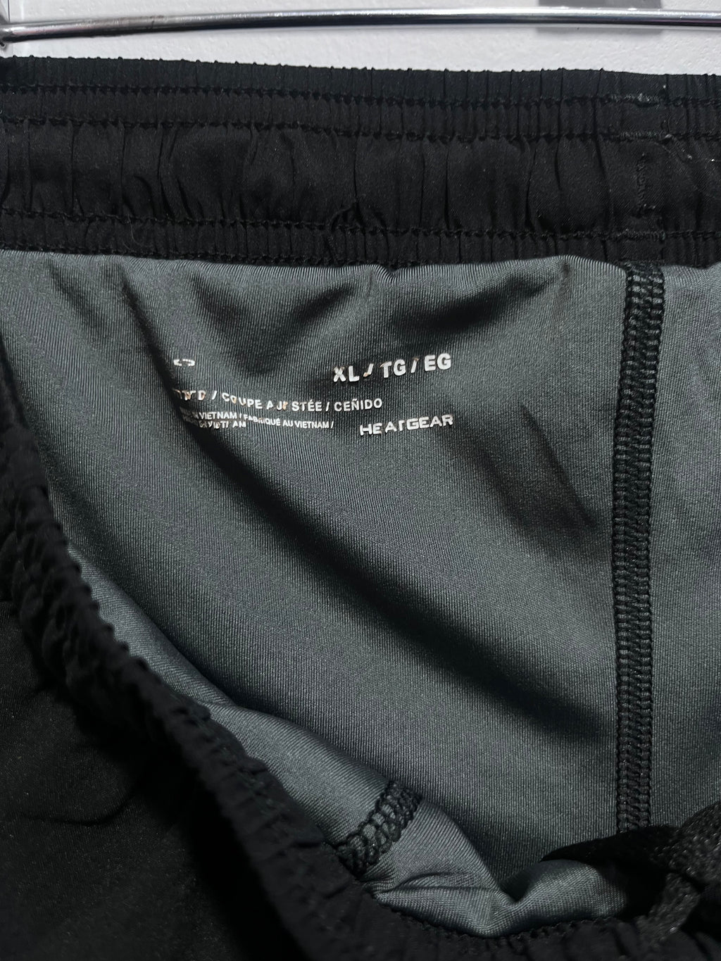 UNDER ARMOUR MEN SPORT SHORTS