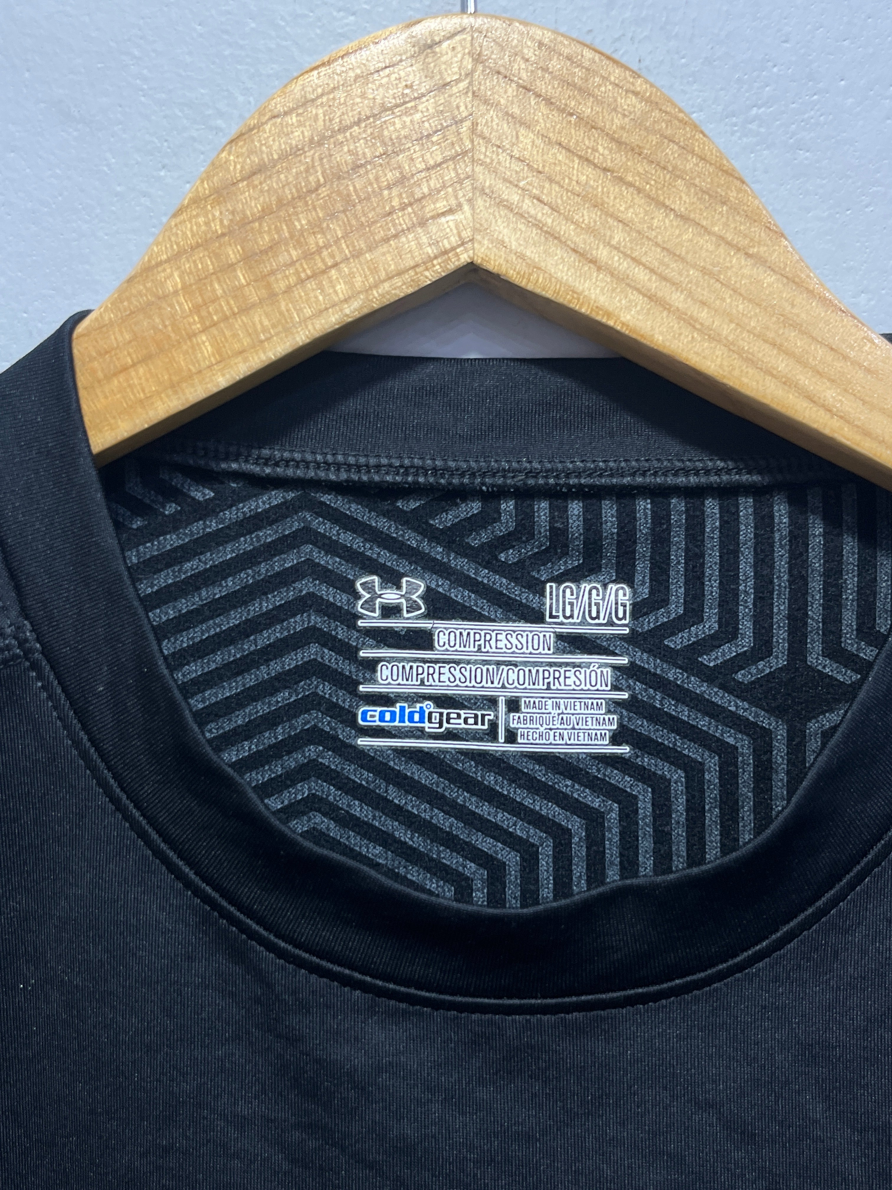 UNDER ARMOUR MEN ROUND NECK T-SHIRT
