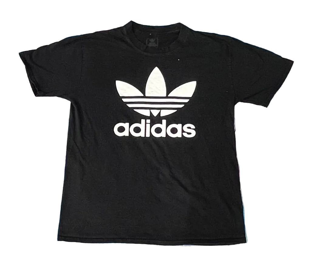 ADIDAS MEN ROUND NECK T-SHIRT ON A WHITE PLAIN BACKGROUND 