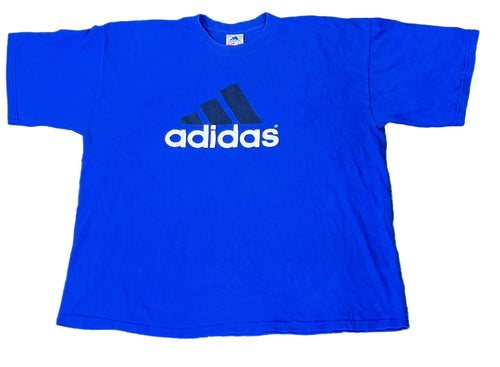 ADIDAS MEN ROUND NECK T-SHIRT ON A WHITE PLAIN BACKGROUND 