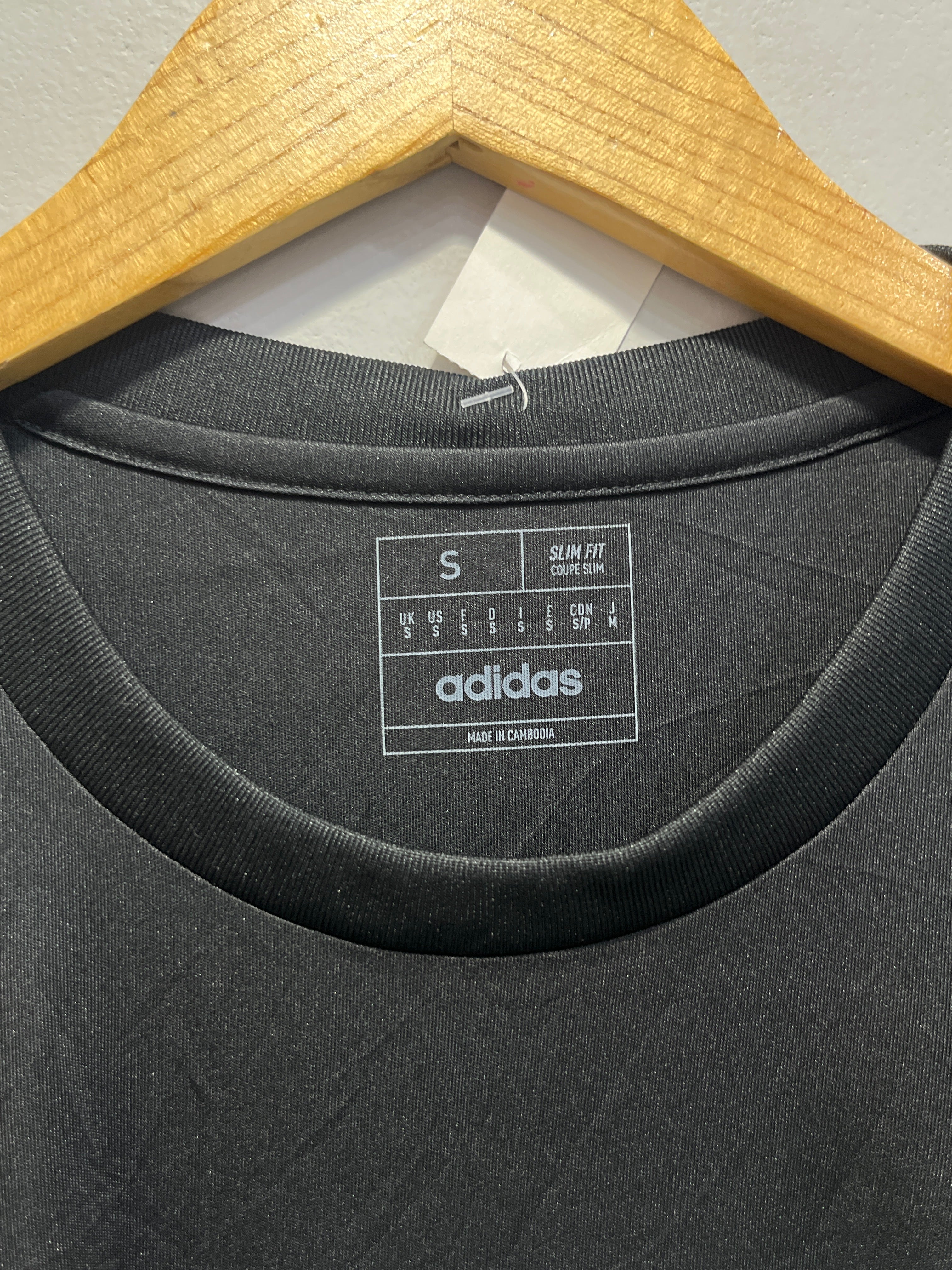 ADIDAS MEN ROUND NECK T-SHIRT