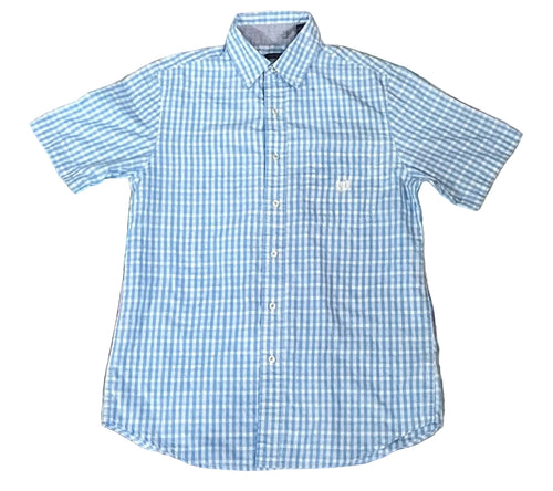 A light blue and white gingham short-sleeve button-down shirt . The shirt features a classic collar, white buttons, and a small embroidered logo on the left chest pocket.