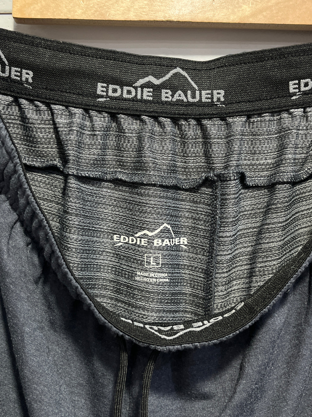 EDDIE BAUER MEN SPORT SHORTS