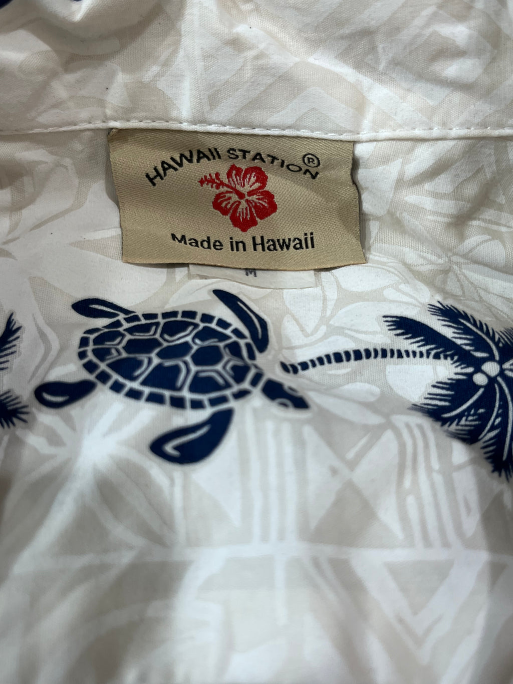 HAWAII MEN SHIRT WITH LABEL 