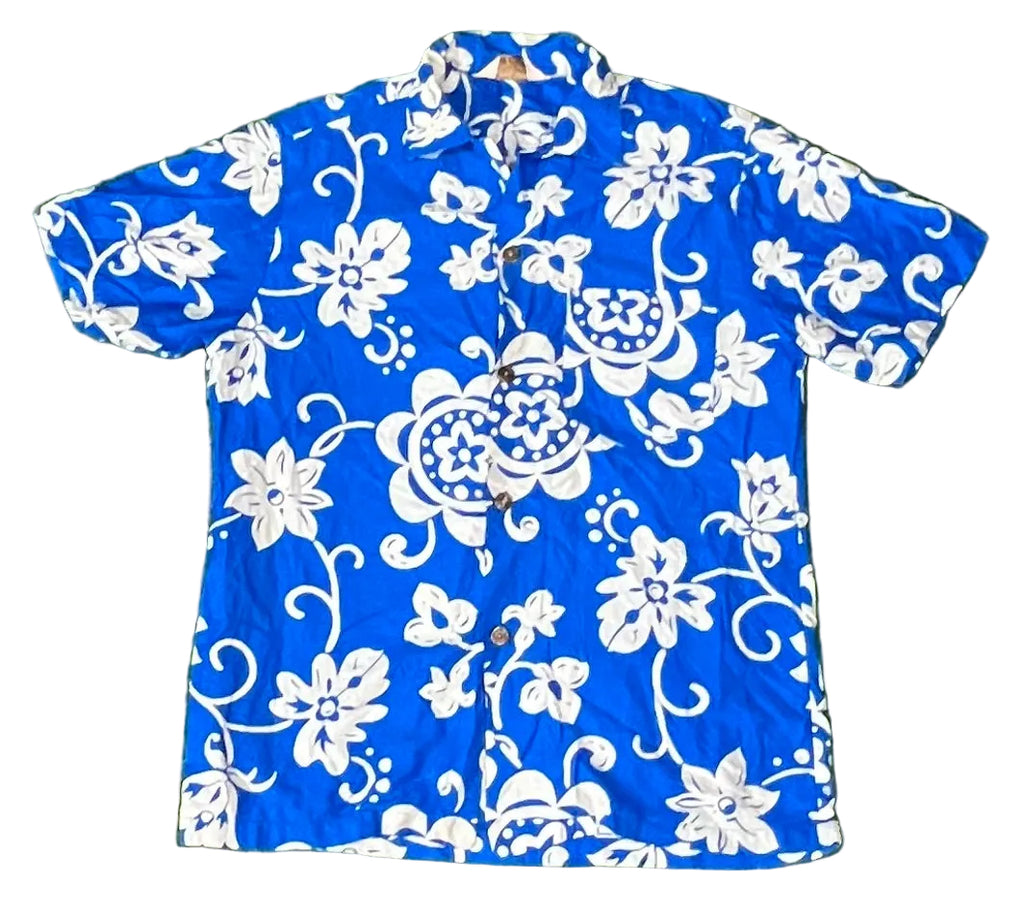 HAWAII MEN SHIRT ON A WHITE PLAIN BACKGROUND 