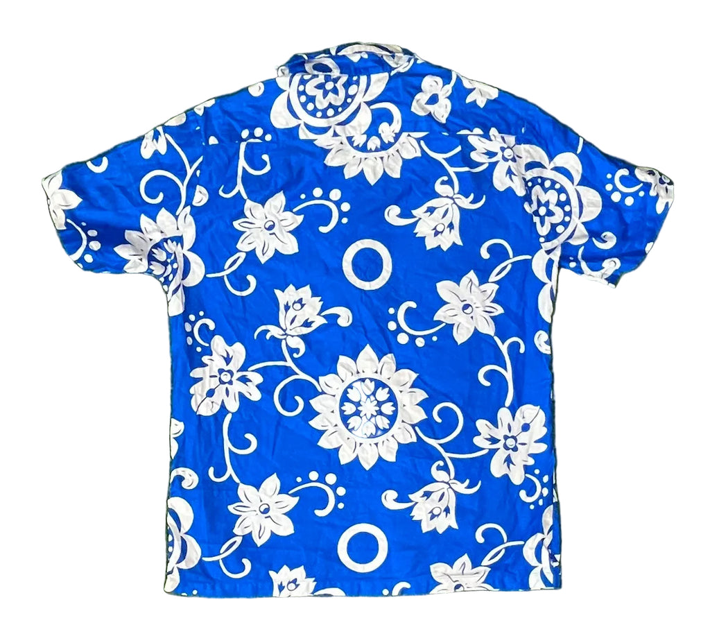 HAWAII MEN SHIRT ON A WHITE PLAIN BACKGROUND 