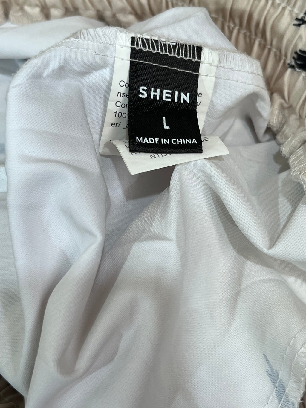HAWAII MEN SHORTS ON A LABEL