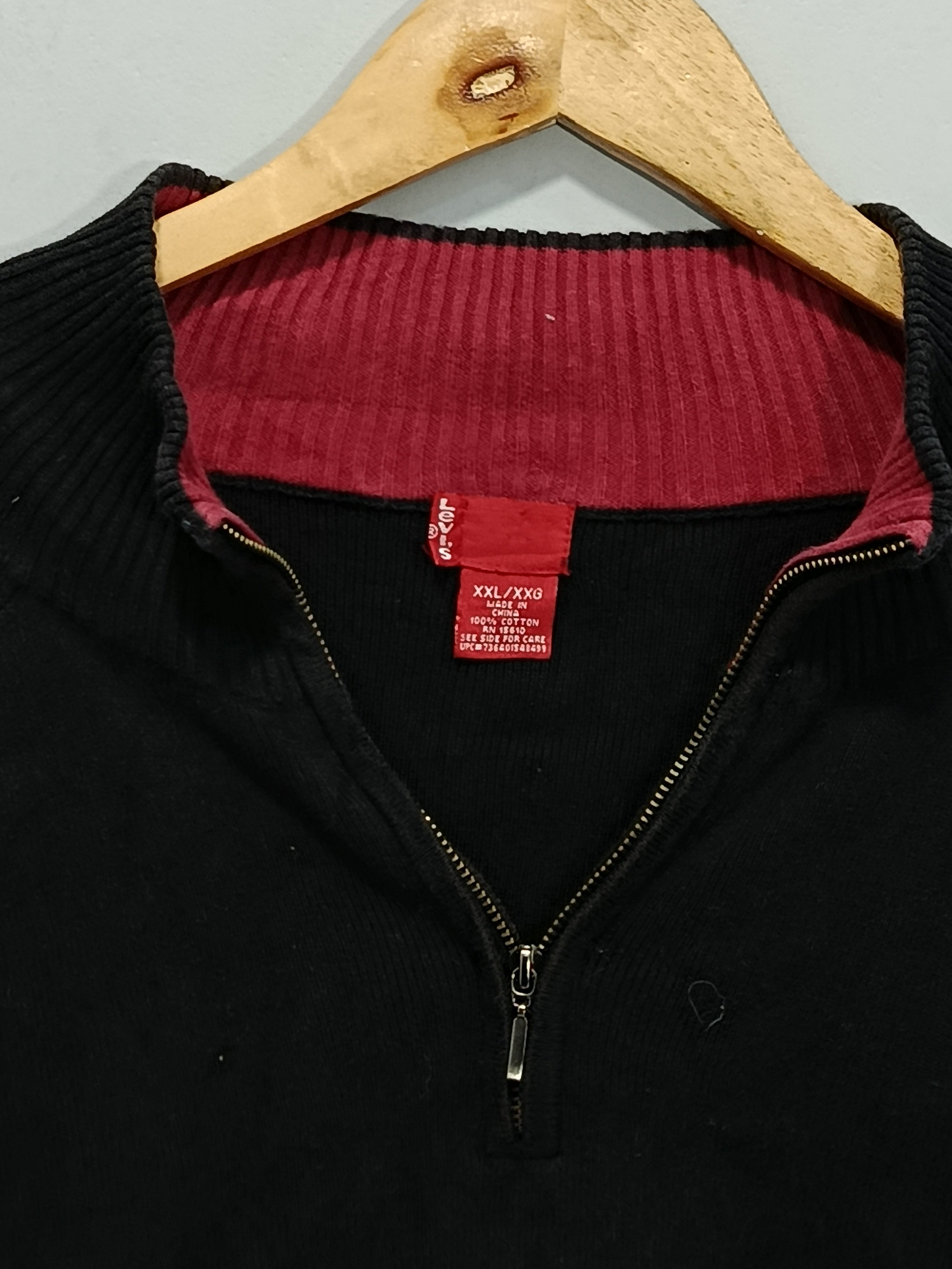 LEVIS MEN SWEATER