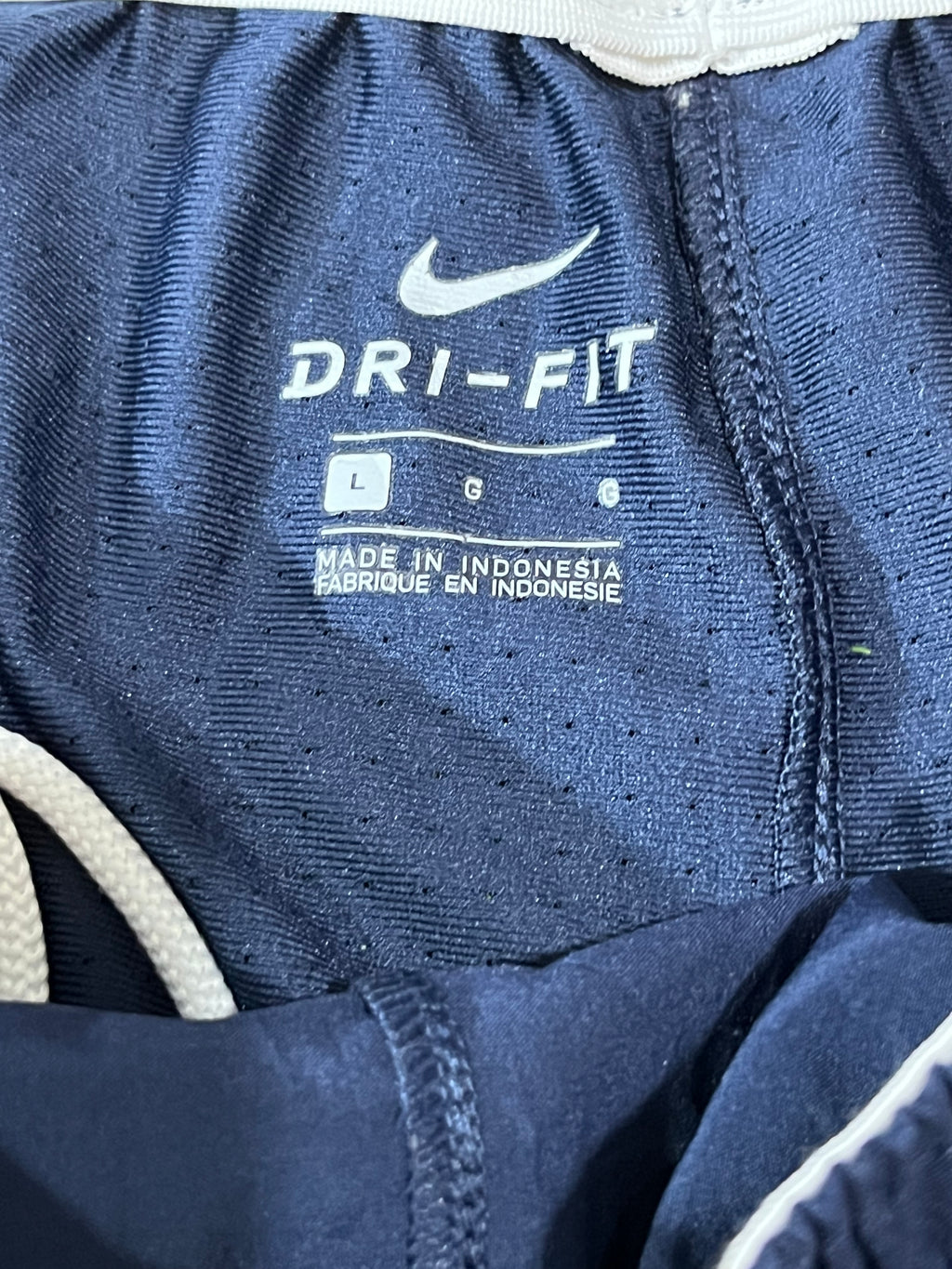 NIKE MEN SPORT SHORTS WITH LABEL 