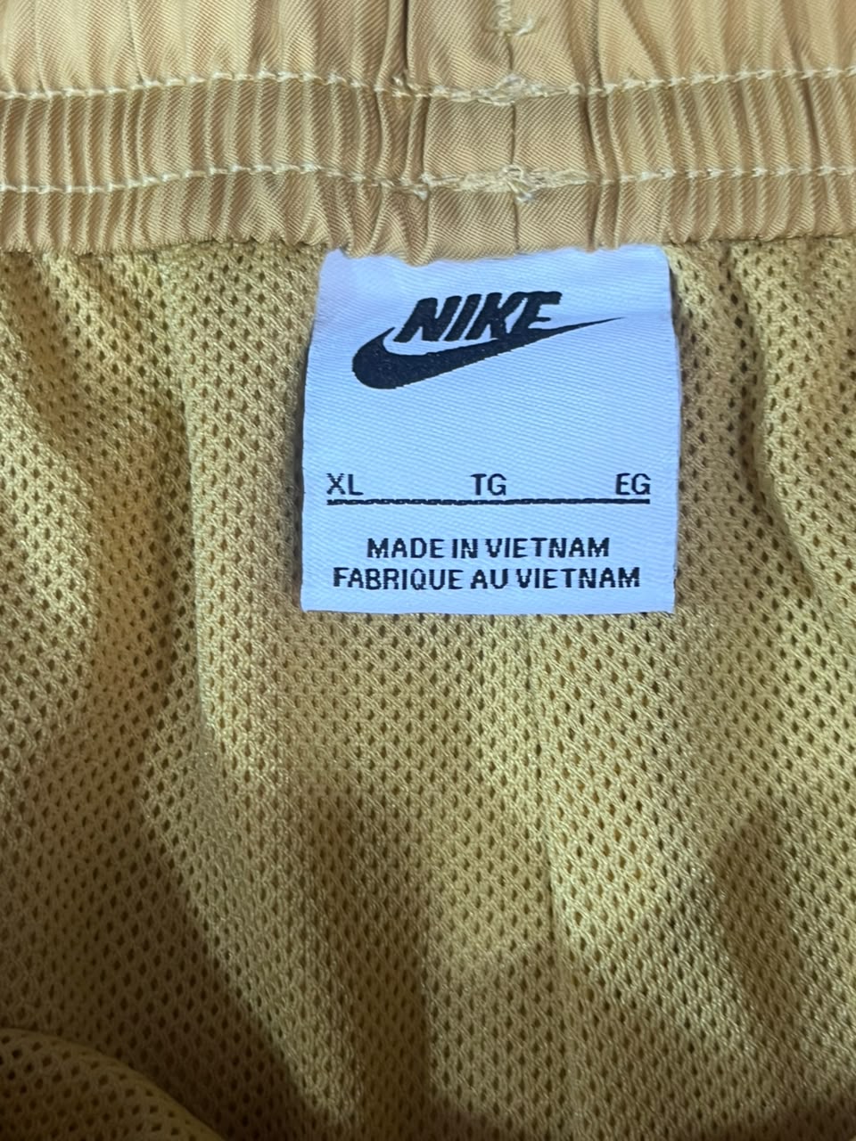 NIKE MEN SPORT SHORT WITH LABEL