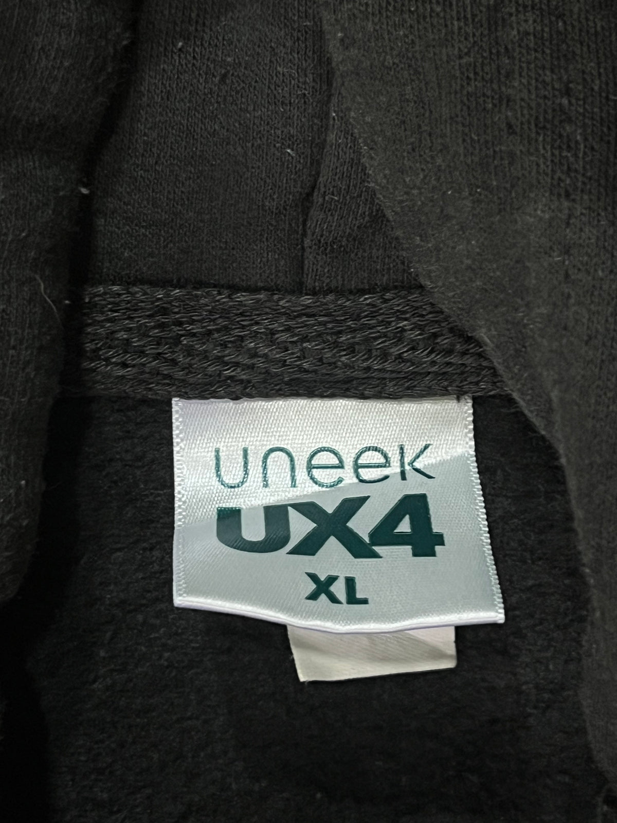 MEN SWEAT HOODIE ON A LABEL