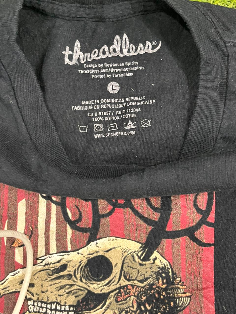 VINTAGE MEN PRINTED T-SHIRT ON A WITH LABEL 