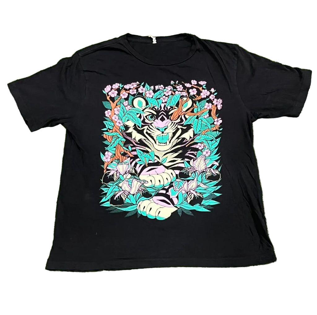 VINTAGE MEN PRINTED T-SHIRT ON A WHITE PLAIN BACKGROUND 