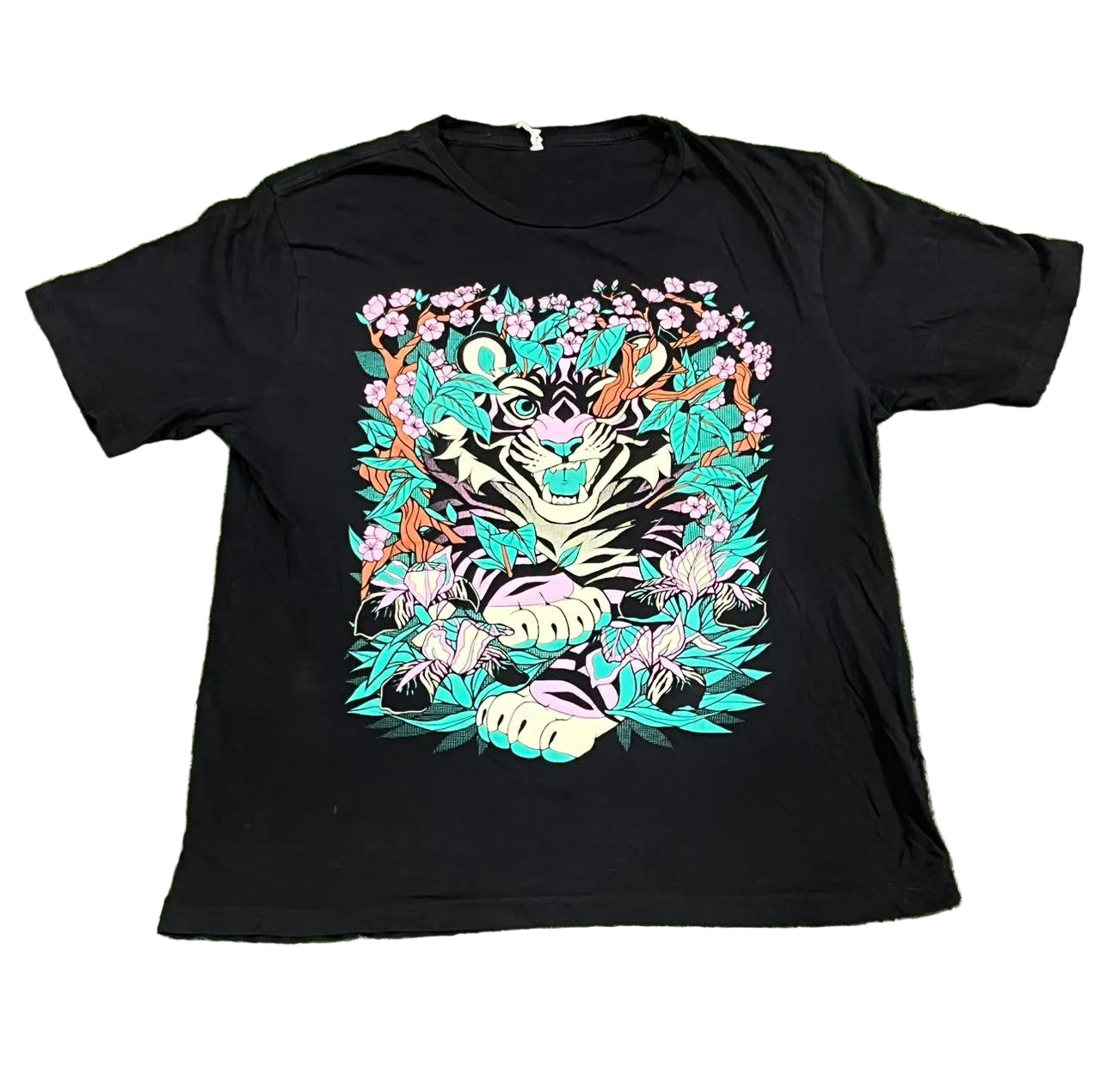 VINTAGE MEN PRINTED T-SHIRT ON A WHITE PLAIN BACKGROUND 