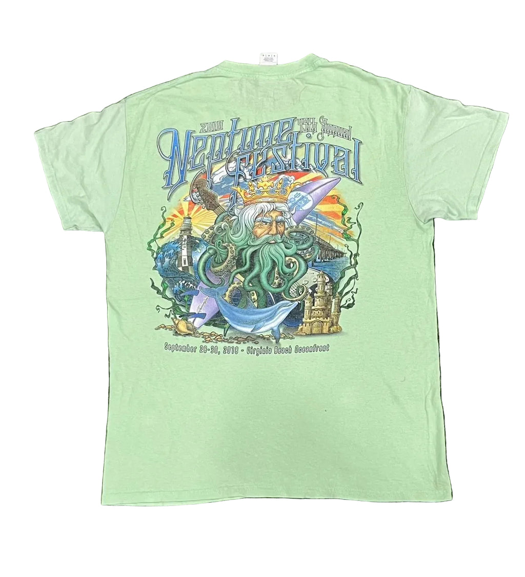 VINTAGE MEN PRINTED T- SHIRT ON A WHITE PLAIN BACKGROUND