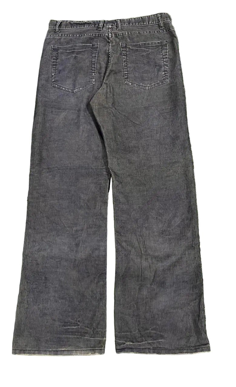 Y2K WOMEN CORDUROY BLACK  PANT ON A WHITE PLAIN BACGROUND