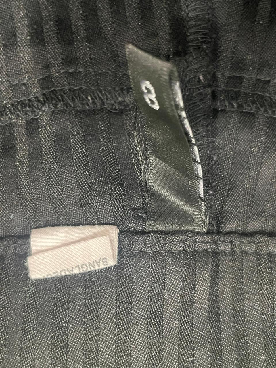 y2k office flerd pant on a with label