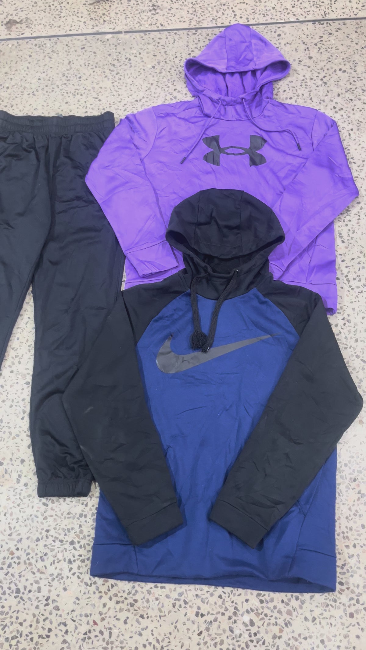 1KG VINTAGE CLOTHING BUNDLE