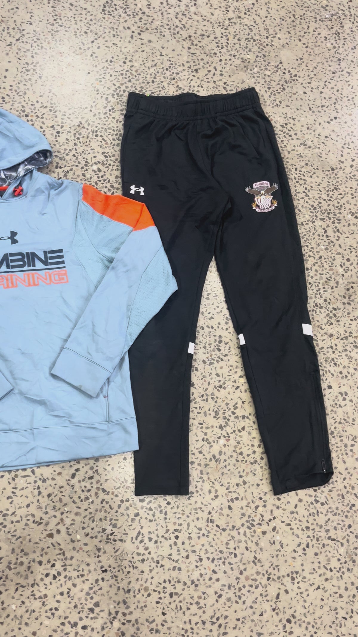 1KG VINTAGE CLOTHING BUNDLE