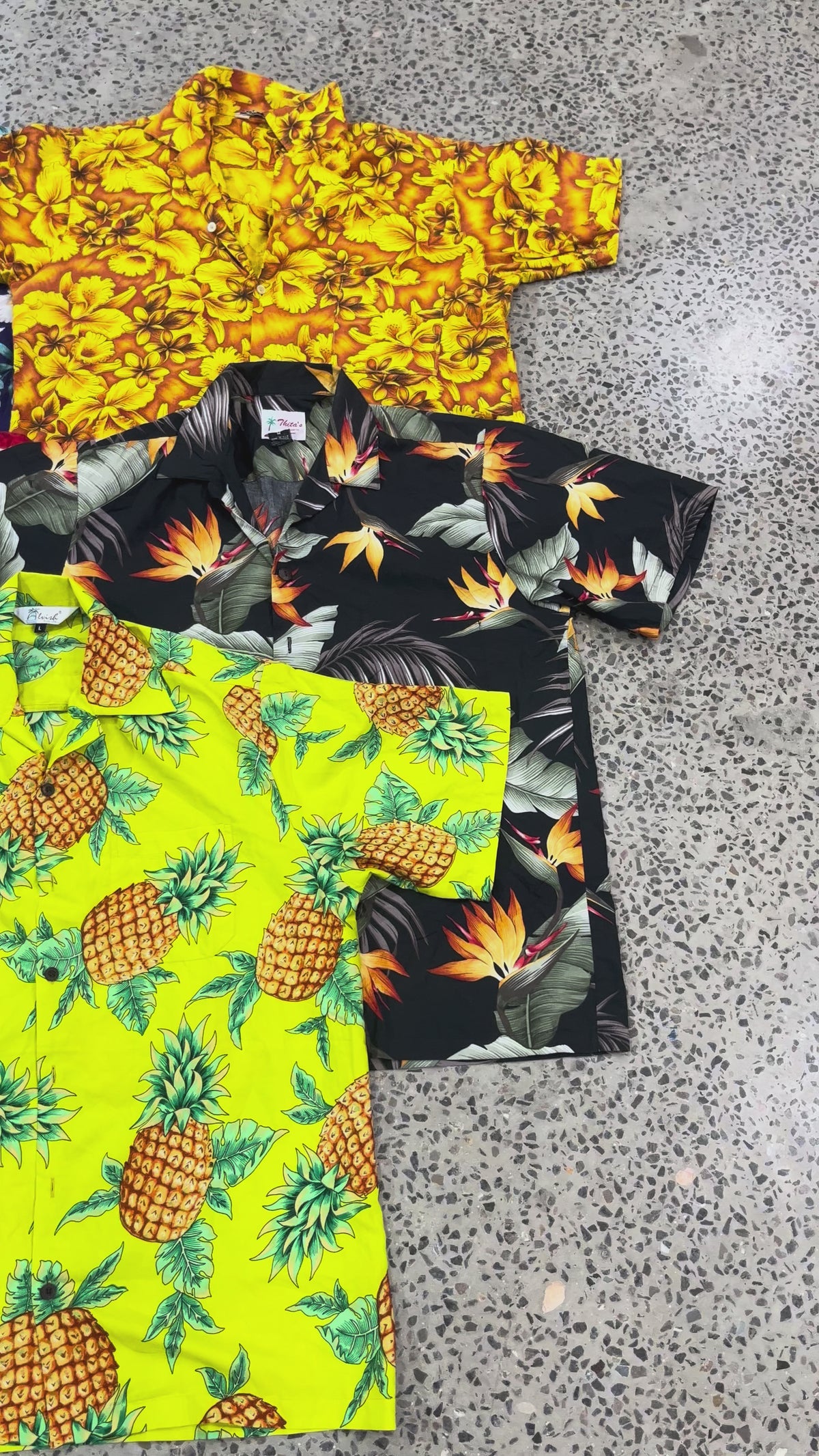 1KG VINTAGE CLOTHING BUNDLE