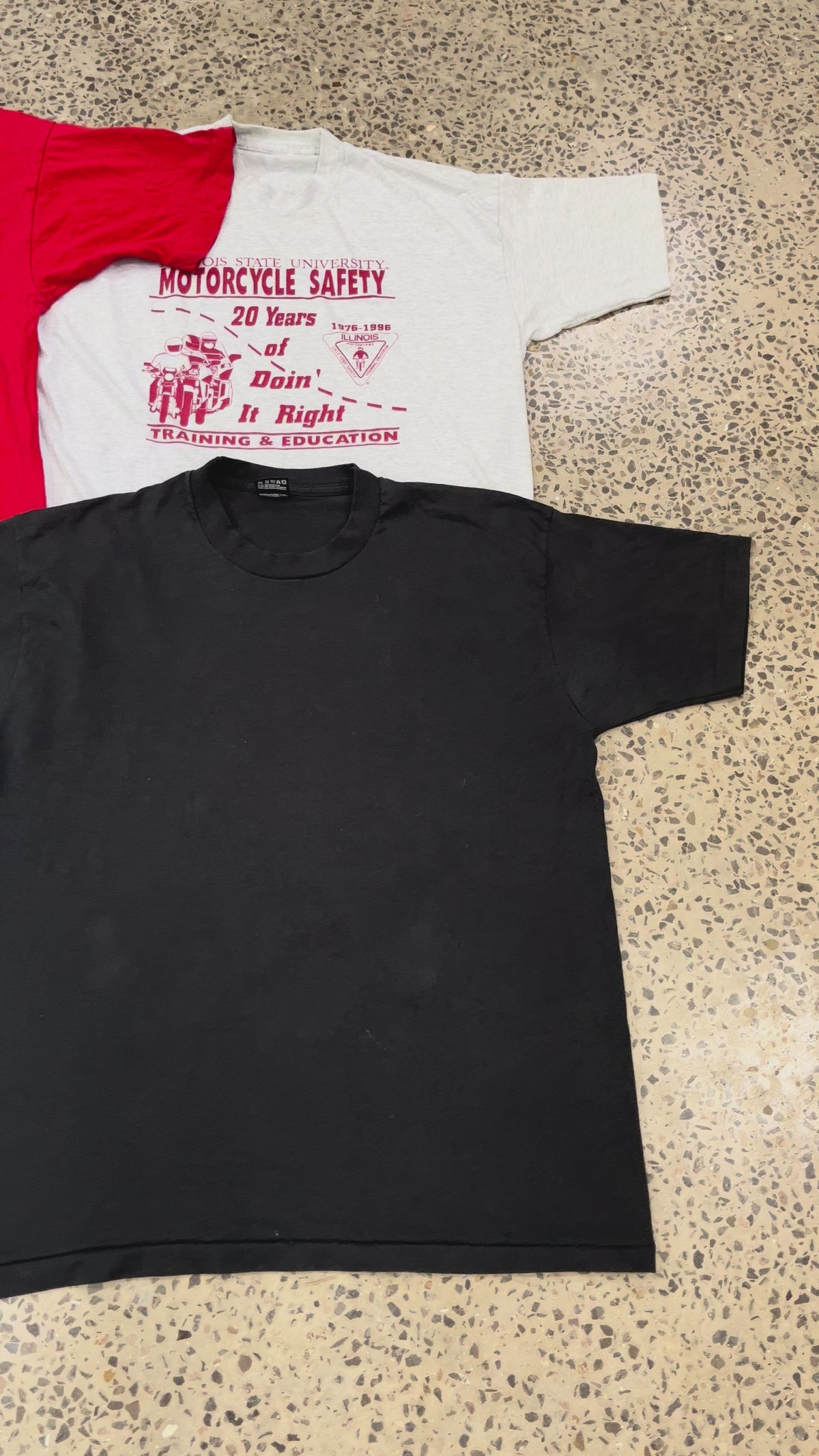 1KG VINTAGE CLOTHING BUNDLE