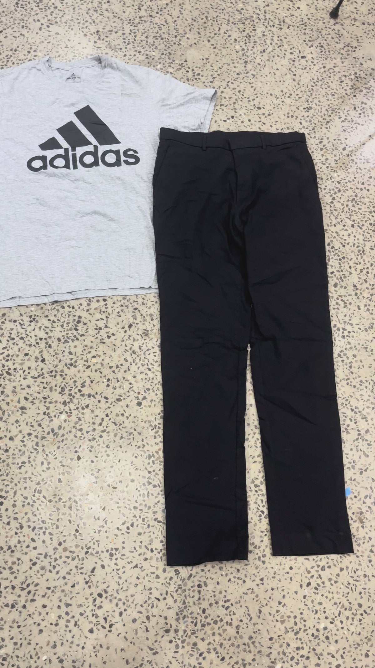 1KG VINTAGE CLOTHING BUNDLE