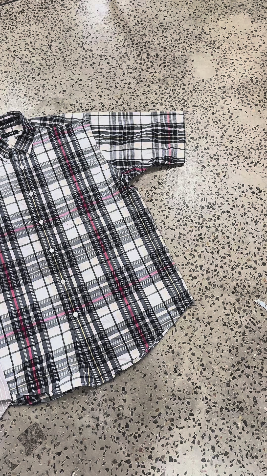 1KG VINTAGE CLOTHING BUNDLE