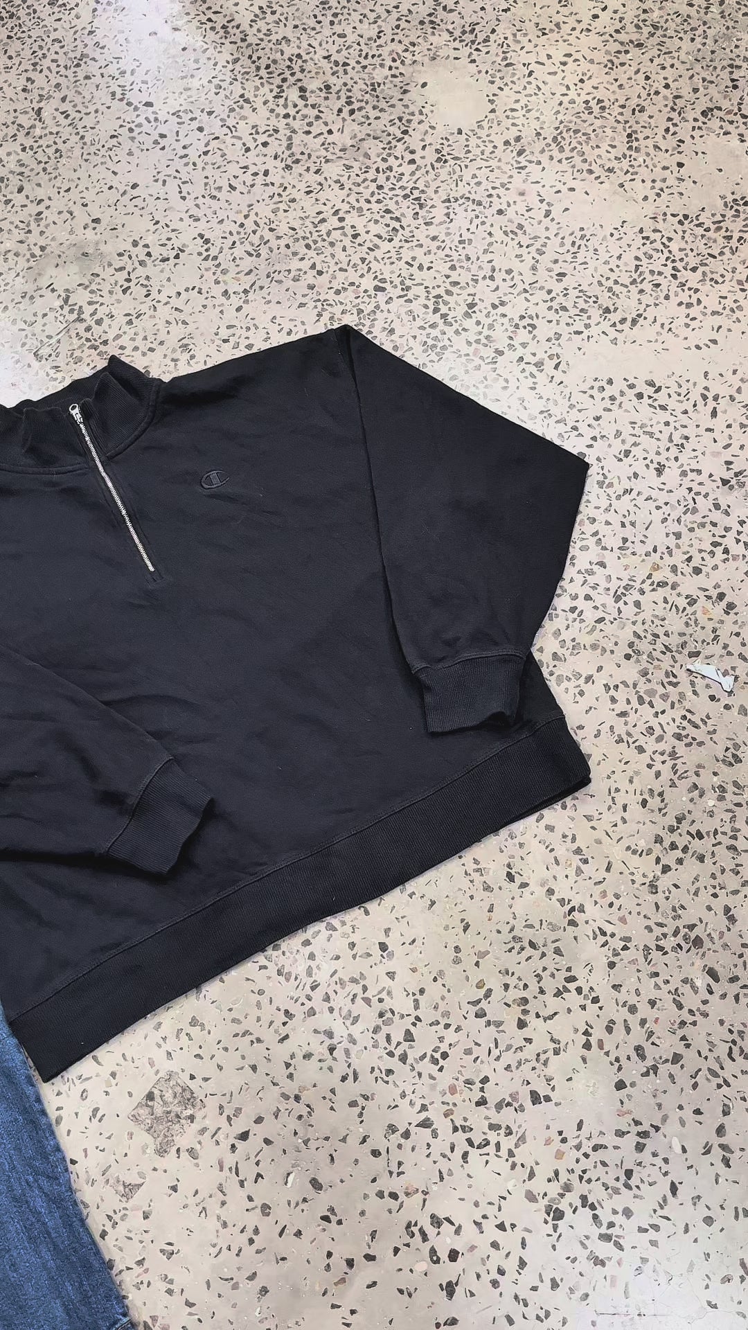 1KG VINTAGE CLOTHING BUNDLE