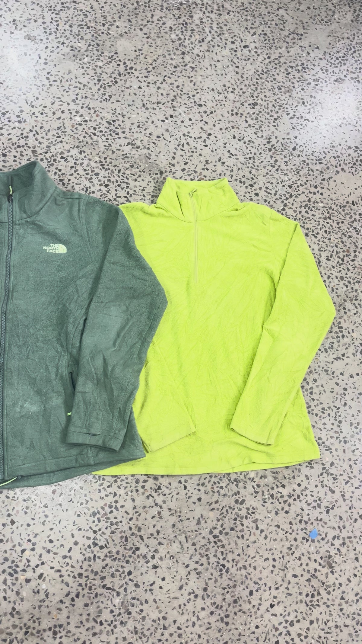 1KG VINTAGE CLOTHING BUNDLE