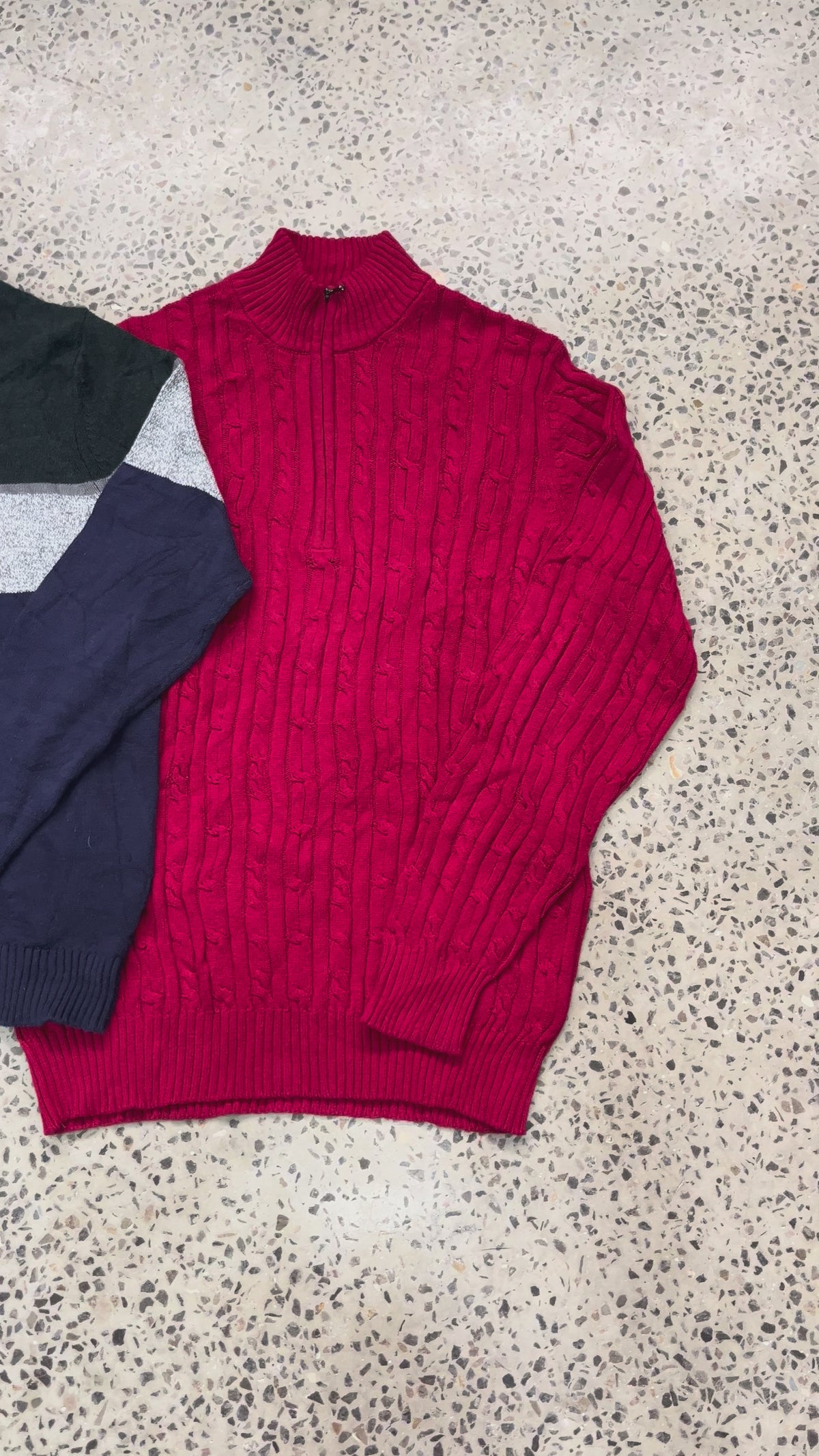 1KG VINTAGE CLOTHING BUNDLE