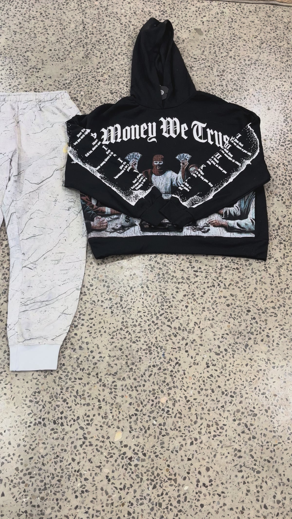 1KG VINTAGE CLOTHING BUNDLE