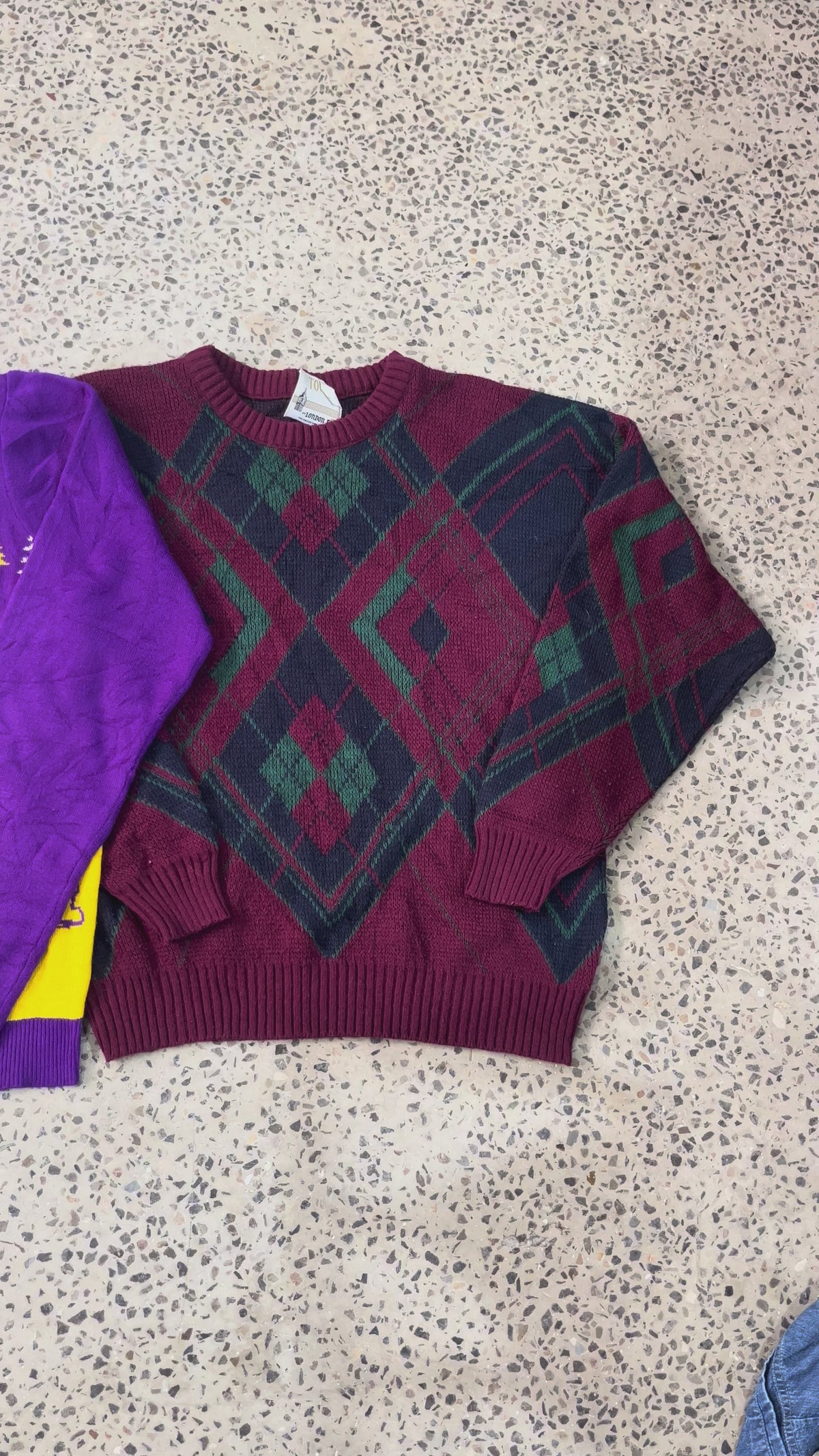 1KG VINTAGE CLOTHING BUNDLE