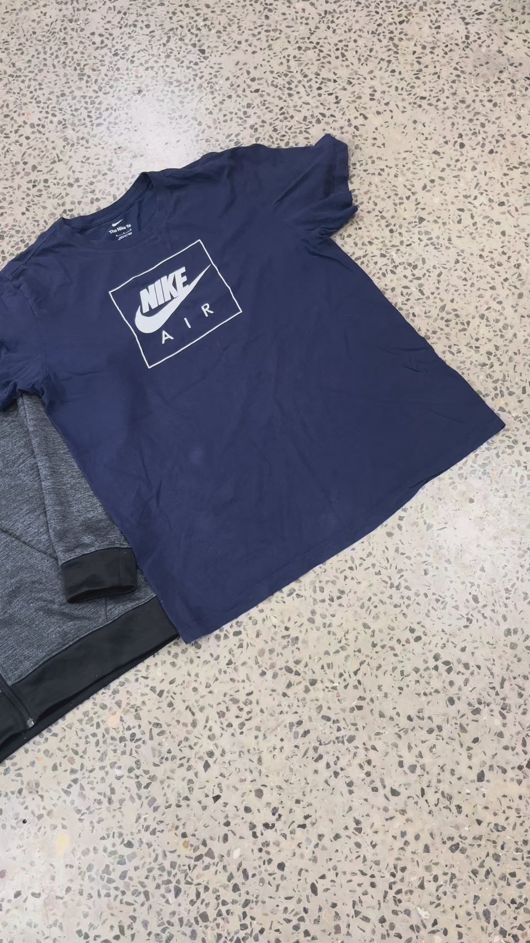 1KG VINTAGE CLOTHING BUNDLE