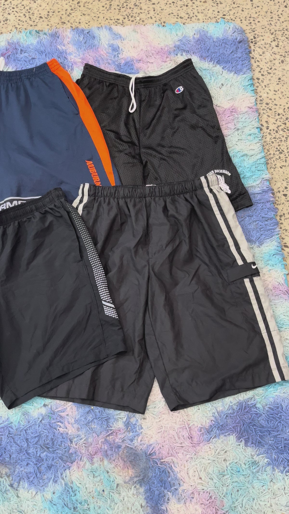 1KG VINTAGE CLOTHING BUNDLE
