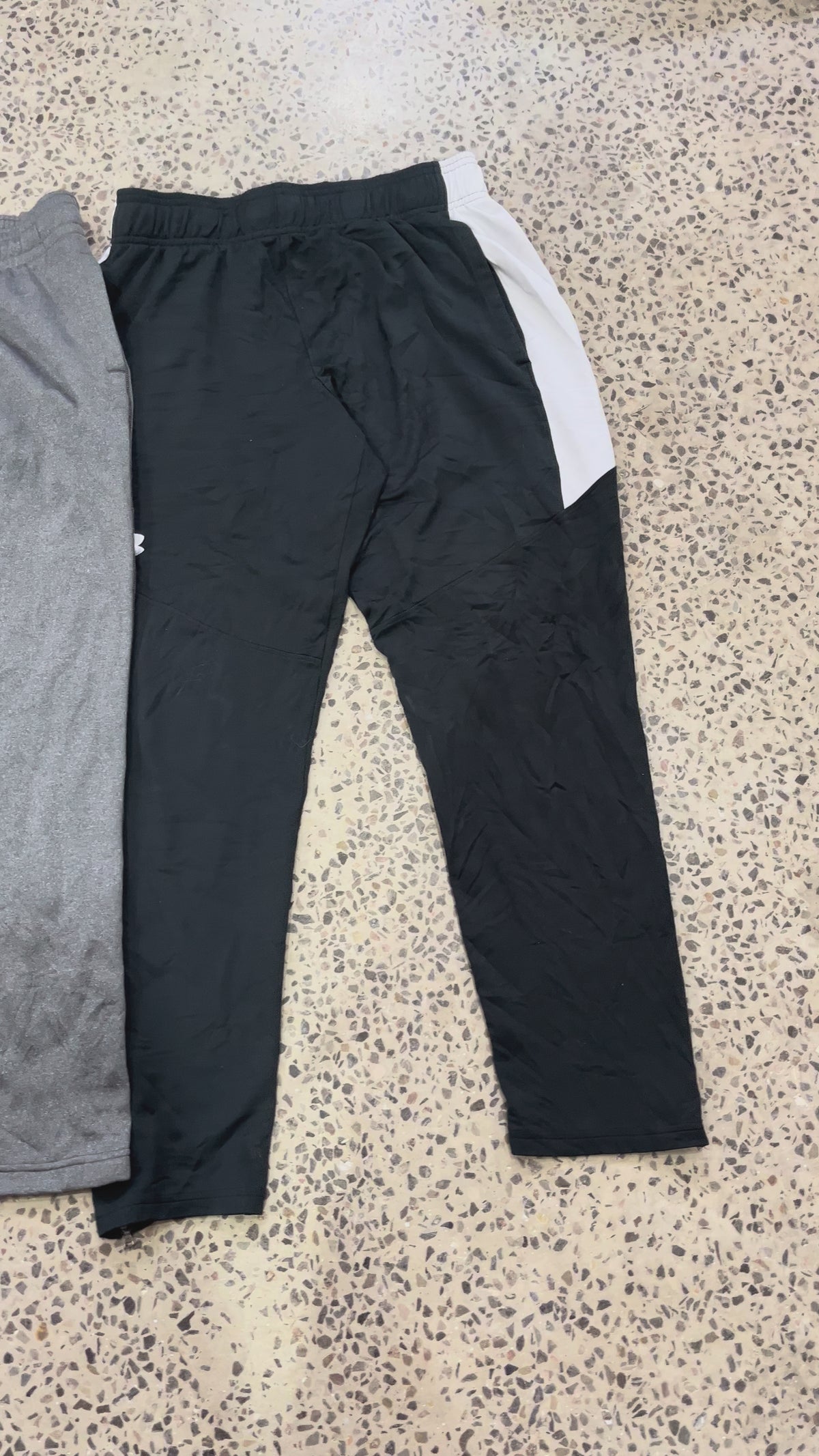 1KG VINTAGE CLOTHING BUNDLE