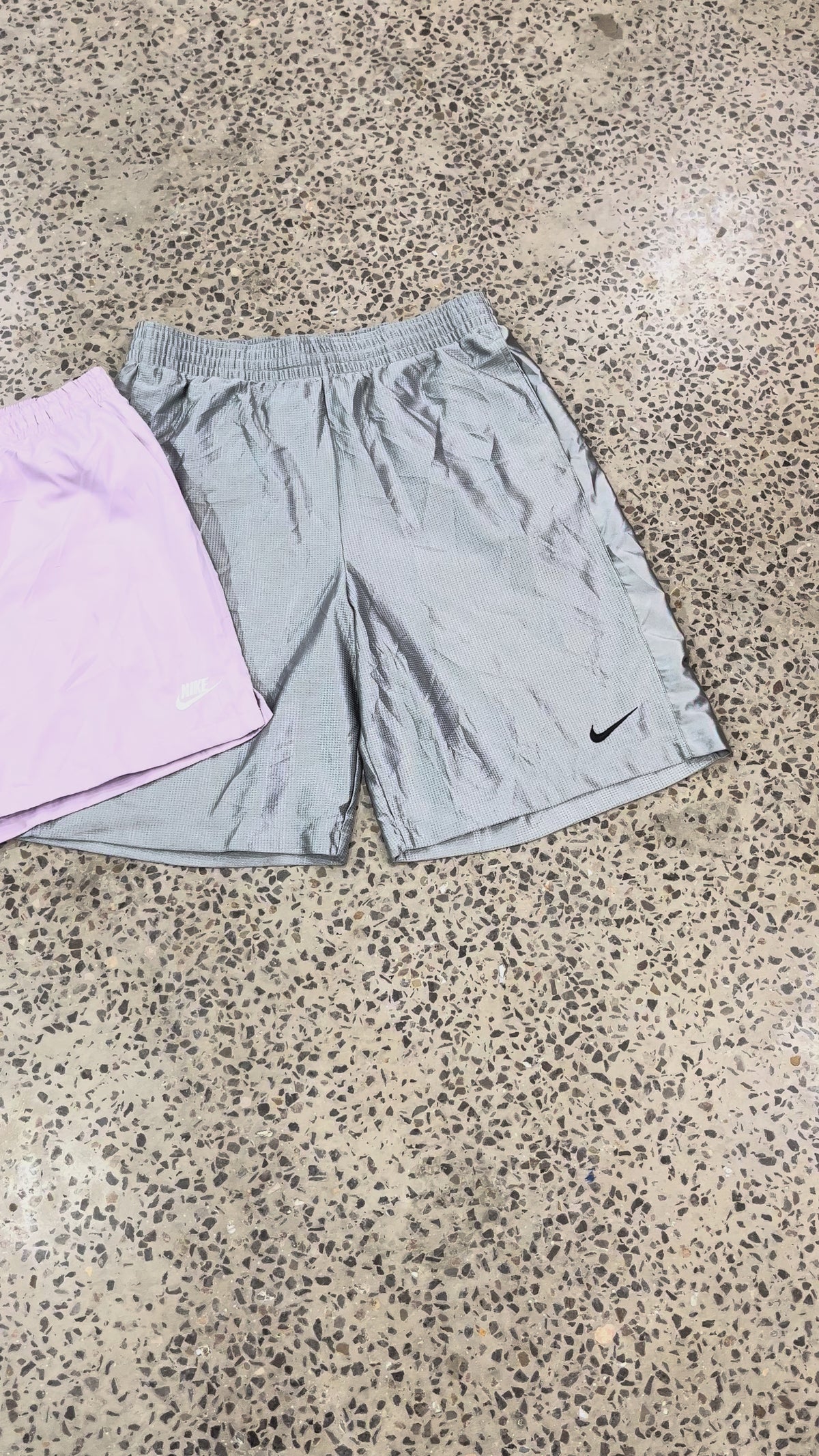 1KG VINTAGE CLOTHING BUNDLE