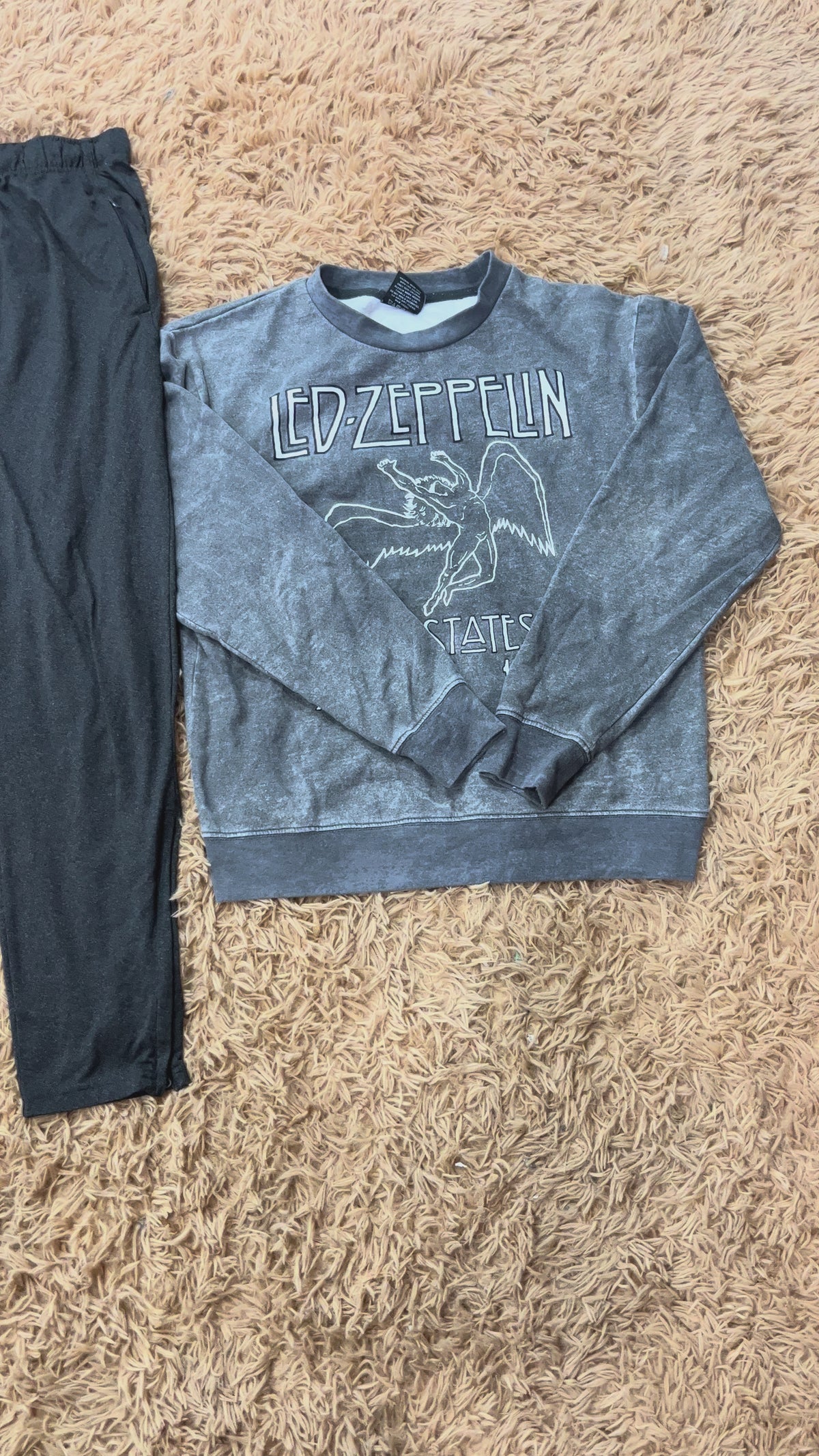 1KG VINTAGE CLOTHING BUNDLE
